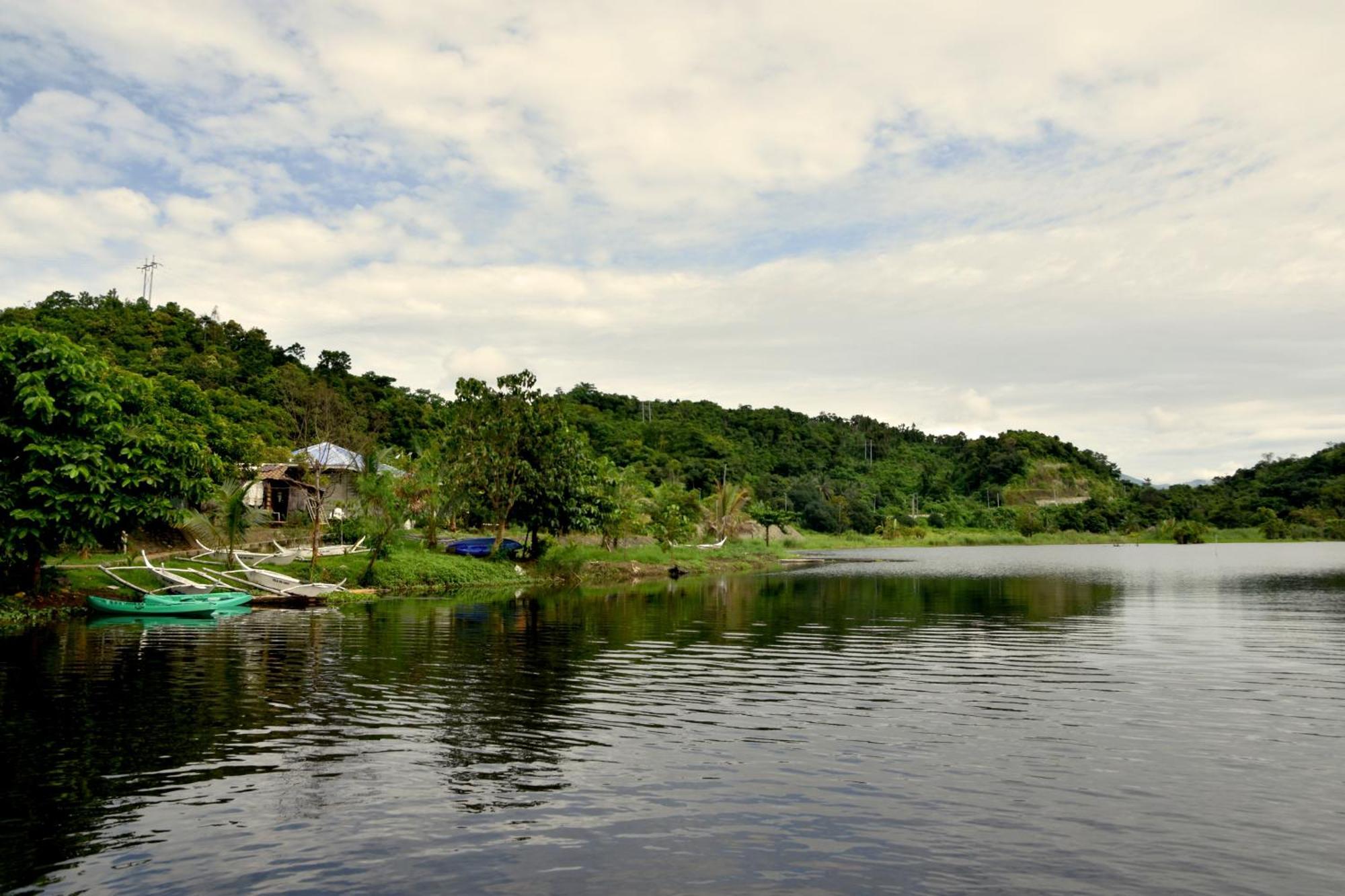 Isla De Oro Hotel Mamburao Exterior photo
